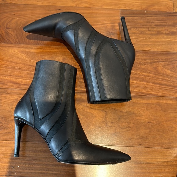 Balenciaga black leather ankle boots size 39.5 - Picture 3 of 7